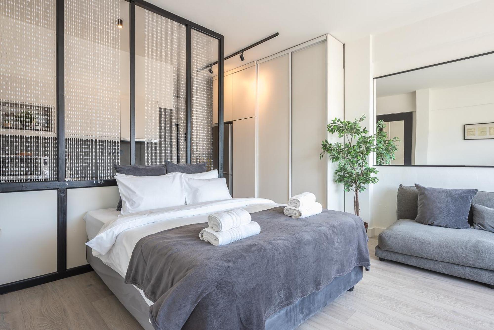 Stylish Studio: Acropolis View In Monastiraki Sq. Athens