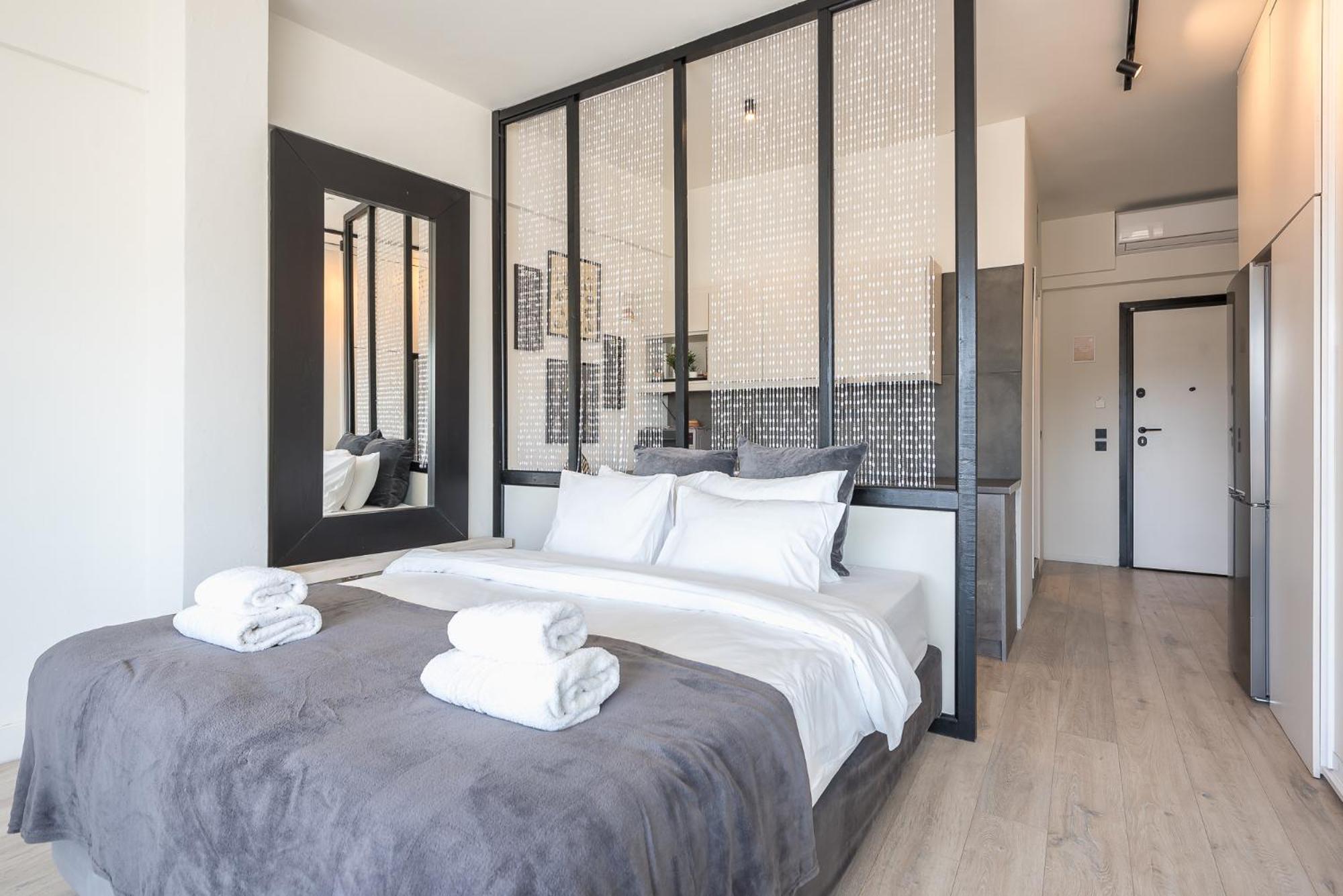 Stylish Studio: Acropolis View In Monastiraki Sq. Apartment